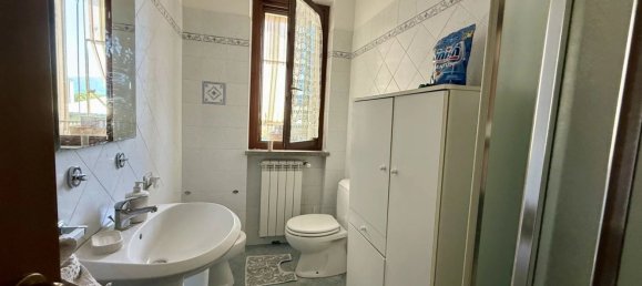 3 rooms Apartment in Porcari, Italy No. 281398 21