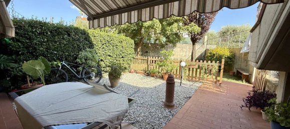 3 rooms Apartment in Porcari, Italy No. 281398 3