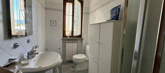 3 rooms Apartment in Porcari, Italy No. 281398 19