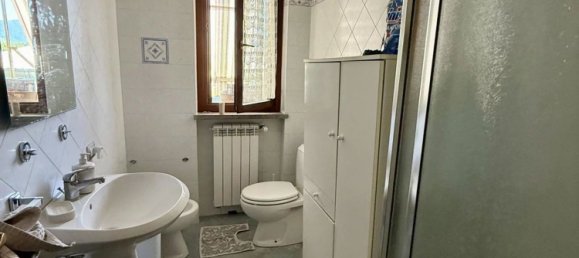 3 rooms Apartment in Porcari, Italy No. 281398 18