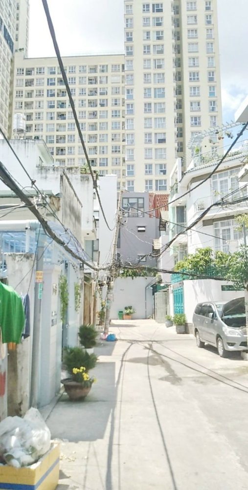 135m² Land in District 7, Vietnam No. 13372