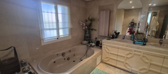 Apartamento de 5 dormitorios en Marbella, Spain No. 156912 18