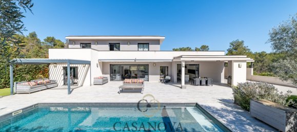 5 bedrooms Villa in Saint-Clement-de-Riviere, France No. 346630 3