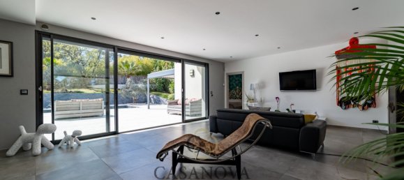 5 bedrooms Villa in Saint-Clement-de-Riviere, France No. 346630 10