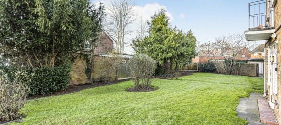 1 غرف نوم شقة في Surrey, United Kingdom رقم 8599 9