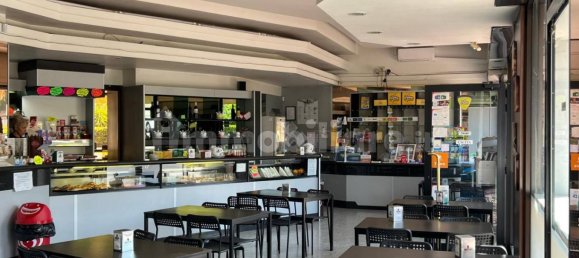 Propiedad comercial de 1 habitación en Rome, Italy No. 130392 10