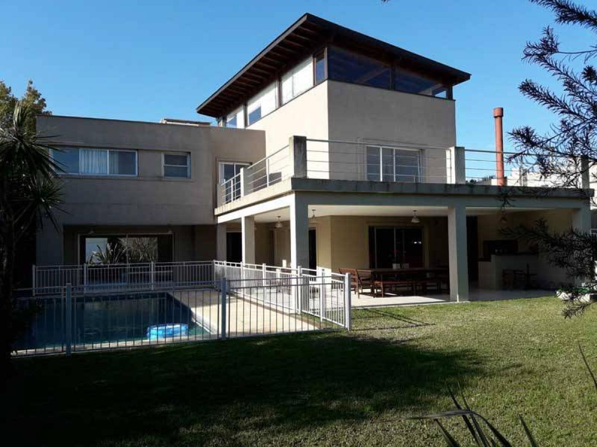 3 bedrooms House in Tigre, Argentina No. 20700