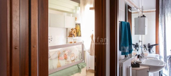 Apartamento de 4 divisões em Reggio Emilia, Italy N.º 8310 18