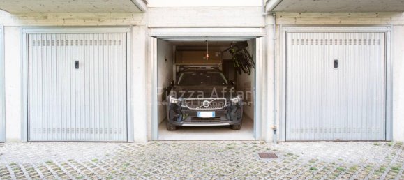 Apartamento de 4 divisões em Reggio Emilia, Italy N.º 8310 30