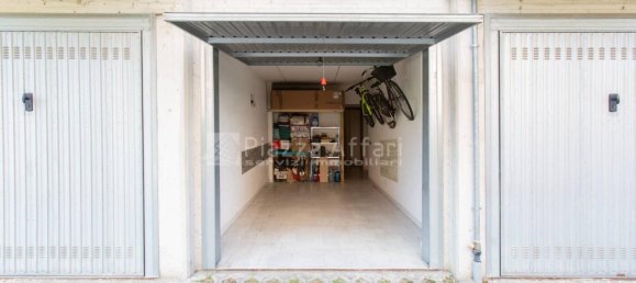 Apartamento de 4 divisões em Reggio Emilia, Italy N.º 8310 29