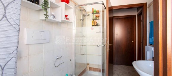 Apartamento de 4 divisões em Reggio Emilia, Italy N.º 8310 20