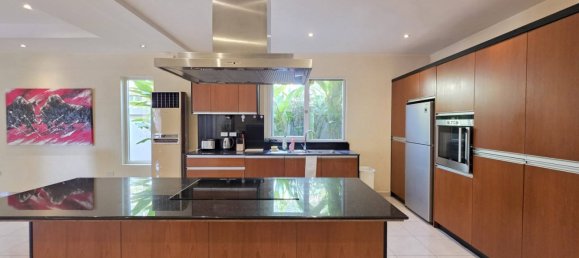 4 bedrooms House for sale in Pattaya, Chonburi, Eastern Thailand, Thailand № 71887 28