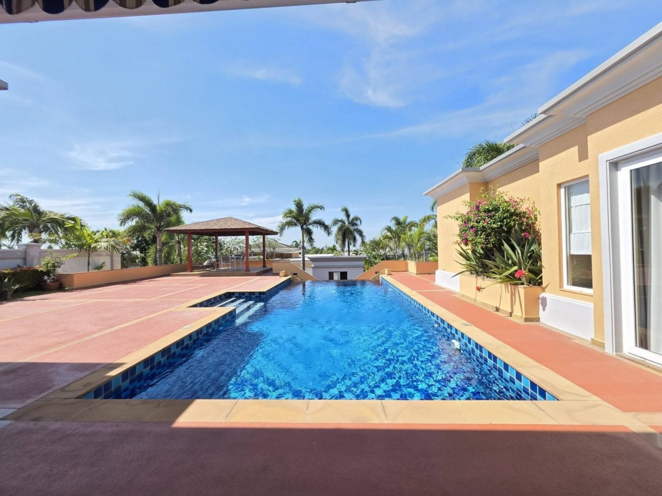4 bedrooms House for sale in Pattaya, Chonburi, Eastern Thailand, Thailand № 71887