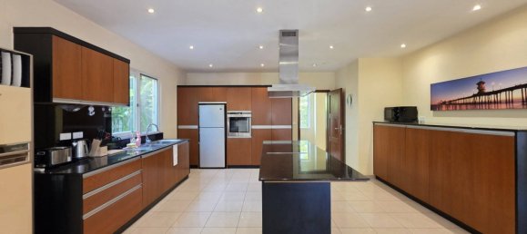 4 bedrooms House for sale in Pattaya, Chonburi, Eastern Thailand, Thailand № 71887 11