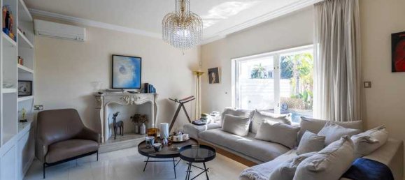 6 bedrooms Commercial property in Limassol, Cyprus No. 20045 3