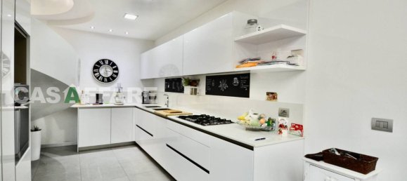 3 Schlafzimmer Villa in Romano di Lombardia, Italy, Nr. 112737 7