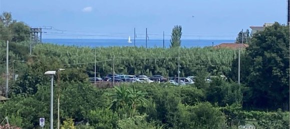 2-salle Appartement à Albenga, Italy No. 147413 3