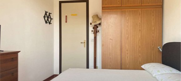 2-salle Appartement à Albenga, Italy No. 147413 17