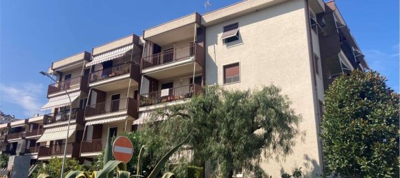 2-salle Appartement à Albenga, Italy No. 147413 36