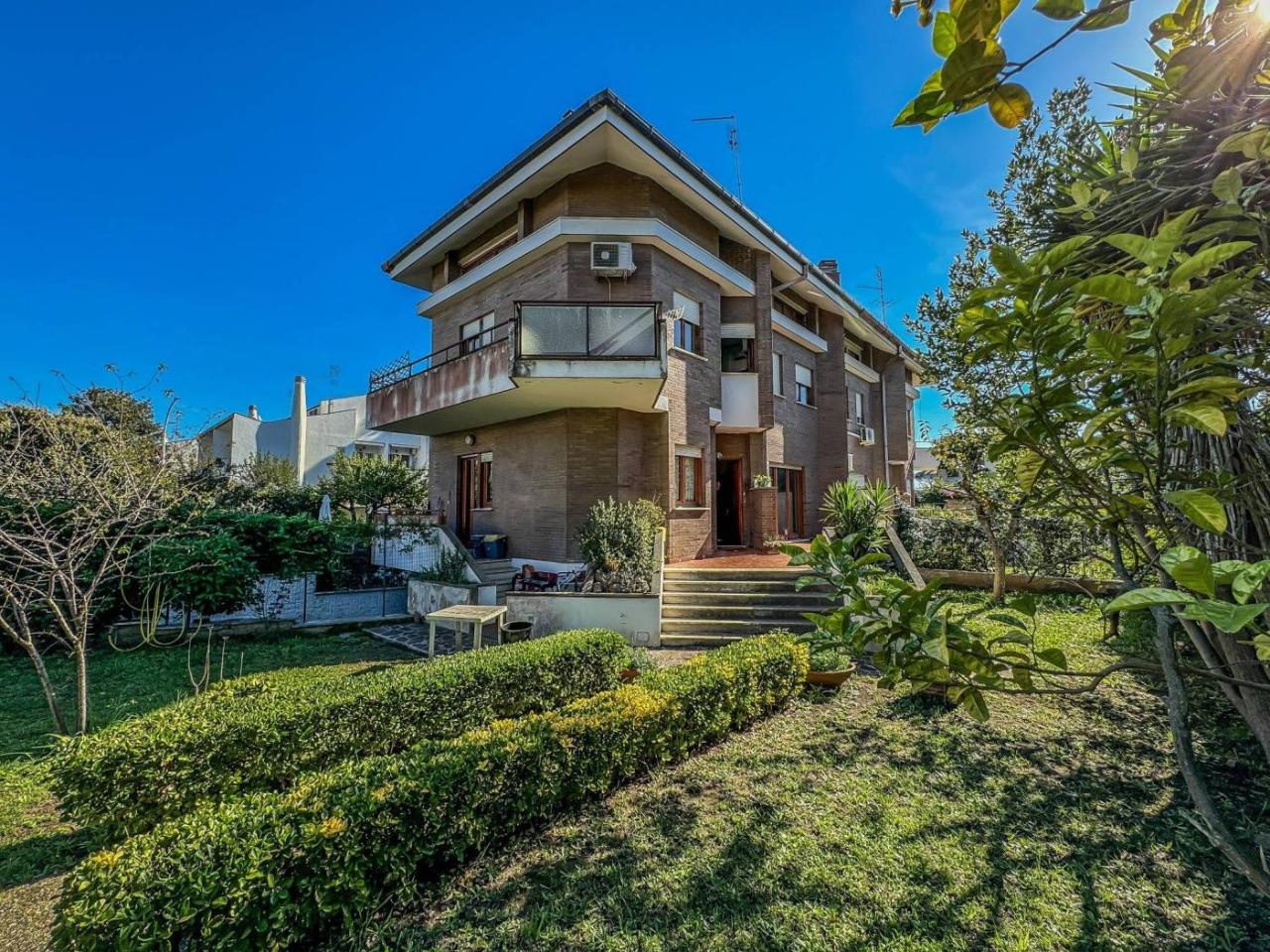 4-salle Villa à Rome, Italy No. 149617