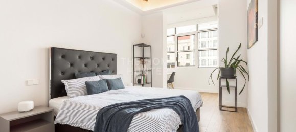 Apartamento de 3 dormitorios en Eixample, Spain No. 26182 16