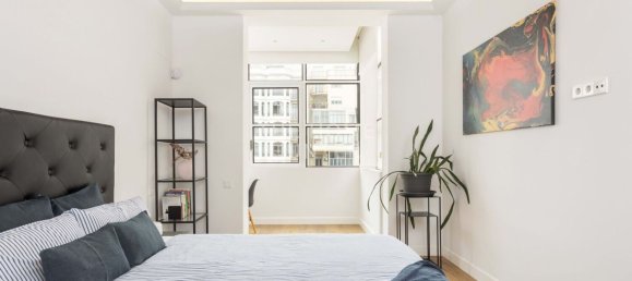 Apartamento de 3 dormitorios en Eixample, Spain No. 26182 17