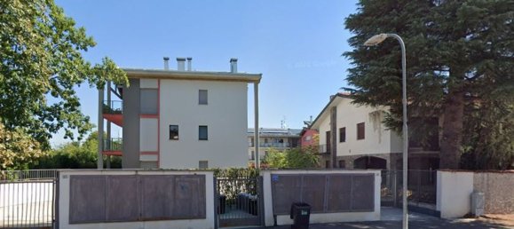 3-salle Appartement à Parabiago, Italy No. 110388 15