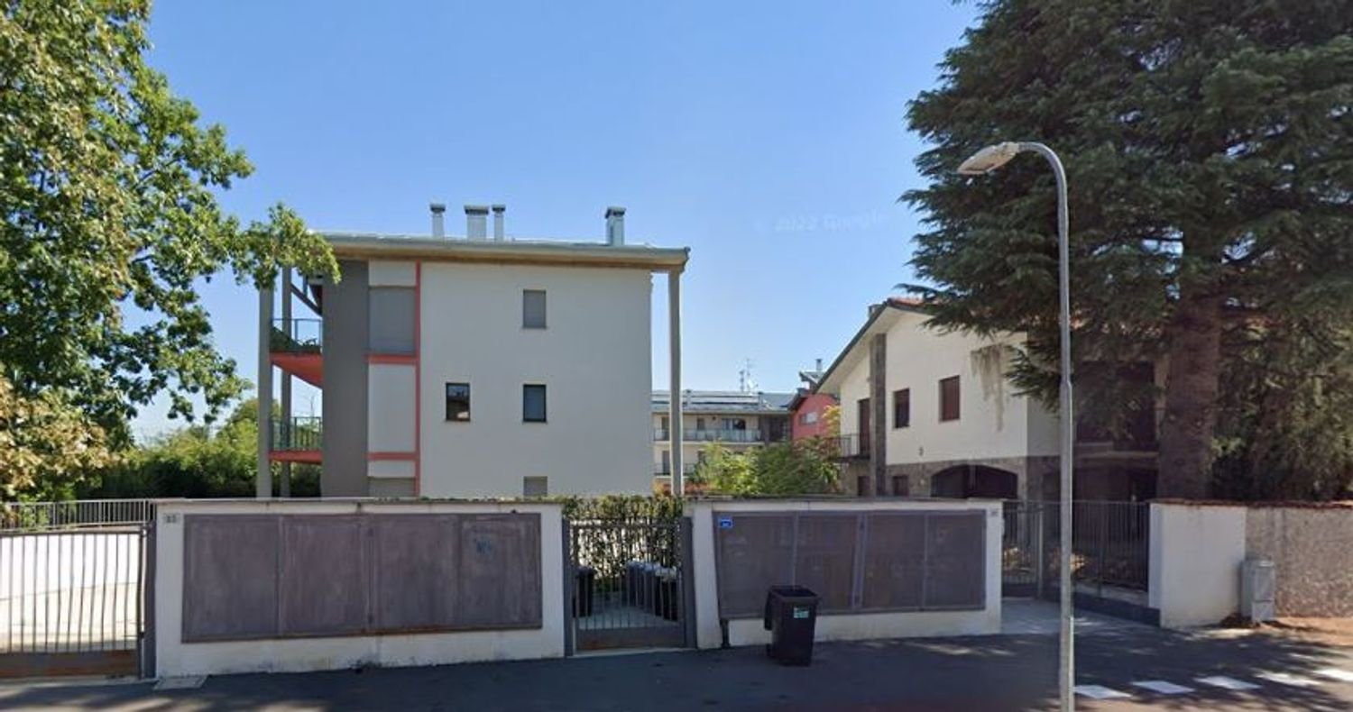 3-salle Appartement à Parabiago, Italy No. 110388
