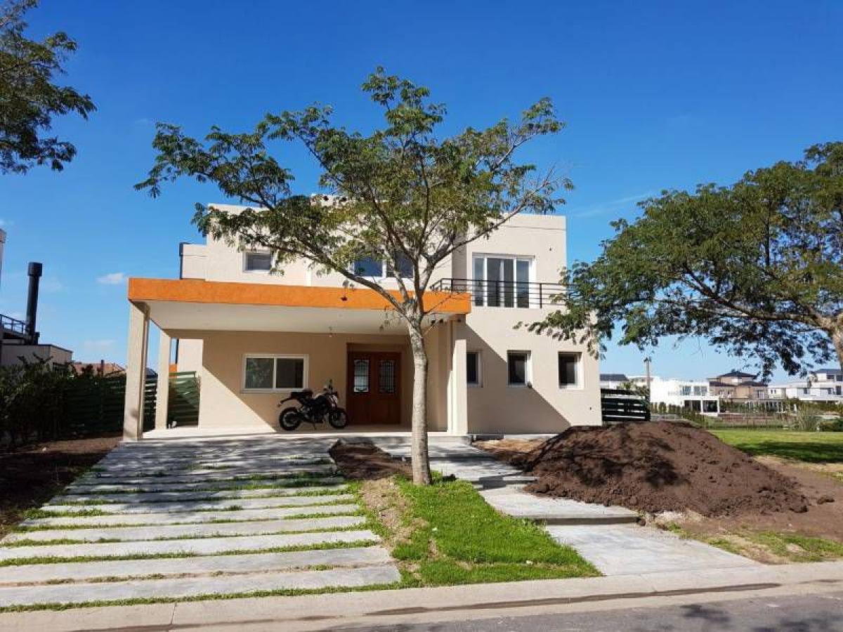 4 bedrooms House in Tigre, Argentina No. 61685