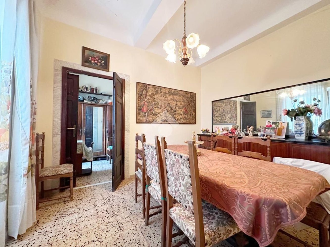 4-Zimmer Wohnung in Carrara, Italy, Nr. 273802