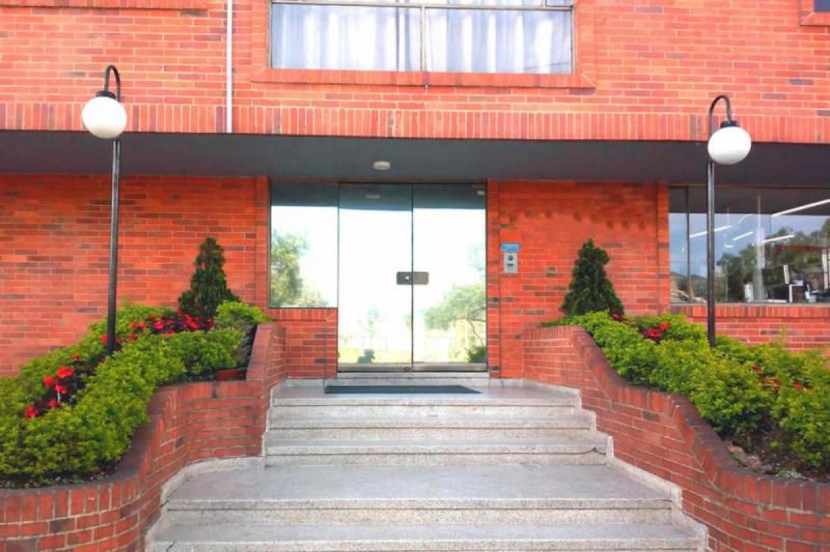 Casa de 3 dormitorios en Bogotá, Colombia No. 11869