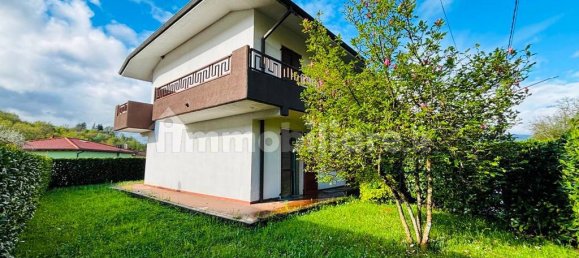 3 bedrooms House in Bagnone, Italy No. 45239 2