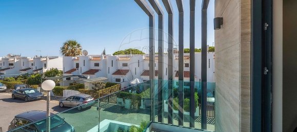 4 غرف نوم منزل في Quarteira, Portugal رقم 29642 23