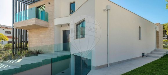 4 غرف نوم منزل في Quarteira, Portugal رقم 29642 41