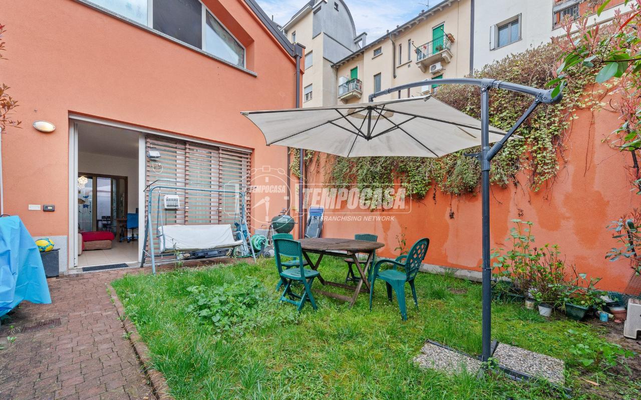 3-salle Villa à Milan, Italy No. 242551