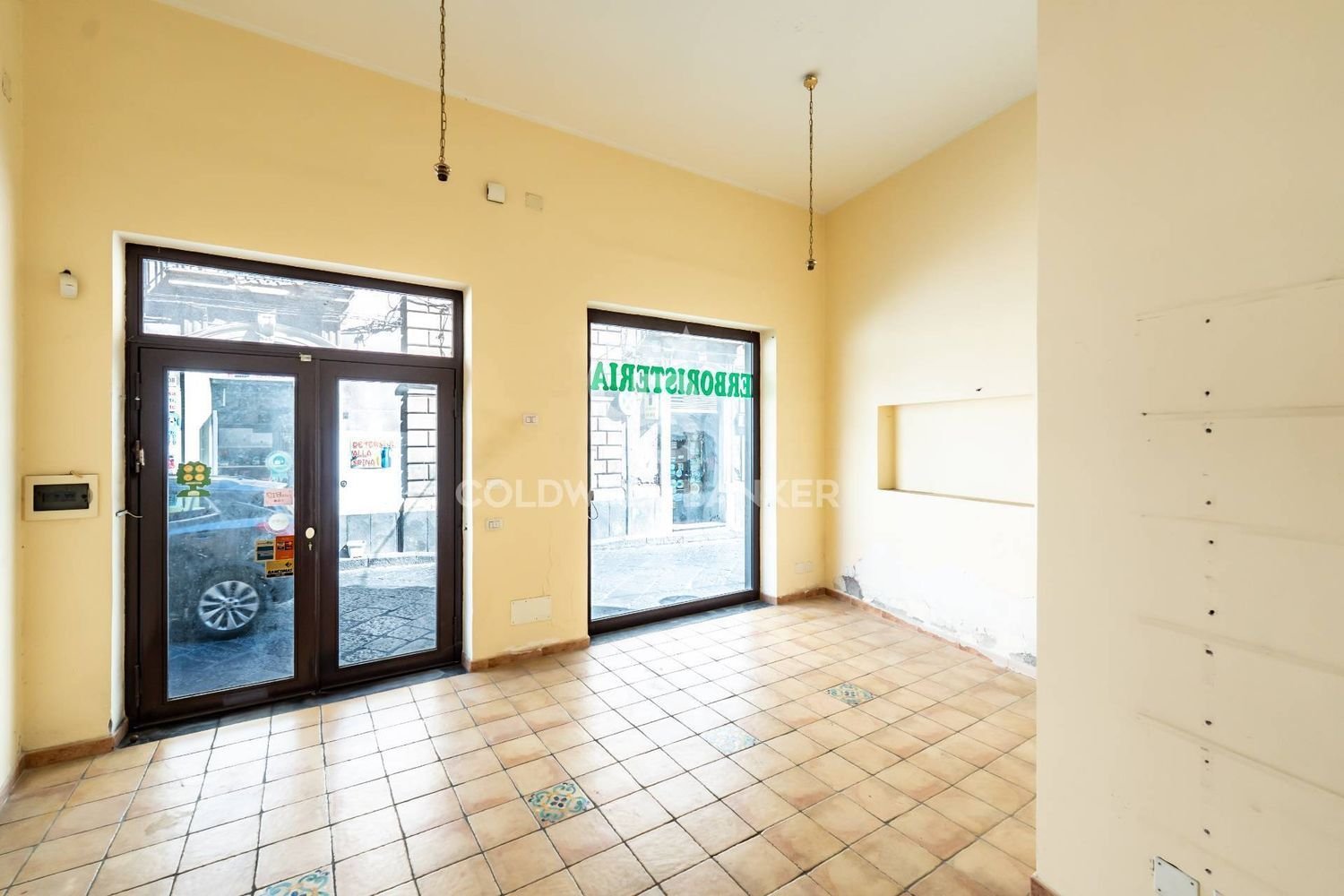 Коммерческая недвижимость 80м² в Ачиреале, Италия № 279464