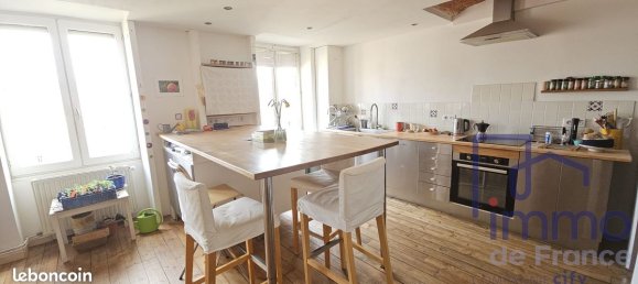 3 bedrooms Apartment in Saint-Etienne, France No. 193968 6