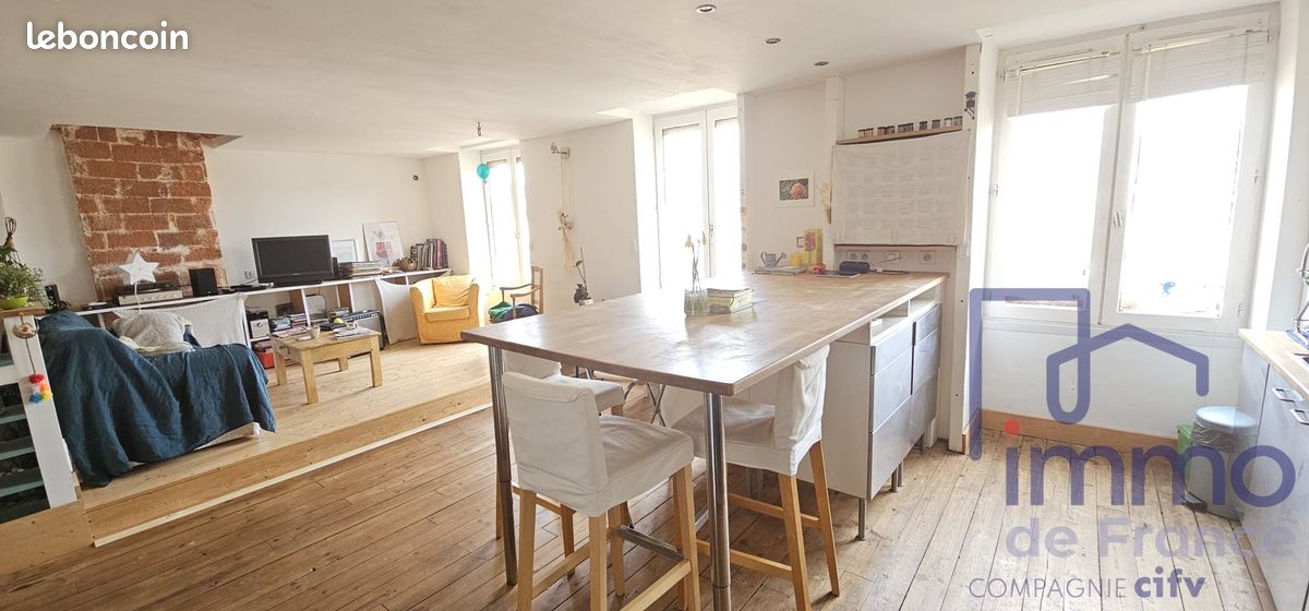 3 bedrooms Apartment in Saint-Etienne, France No. 193968