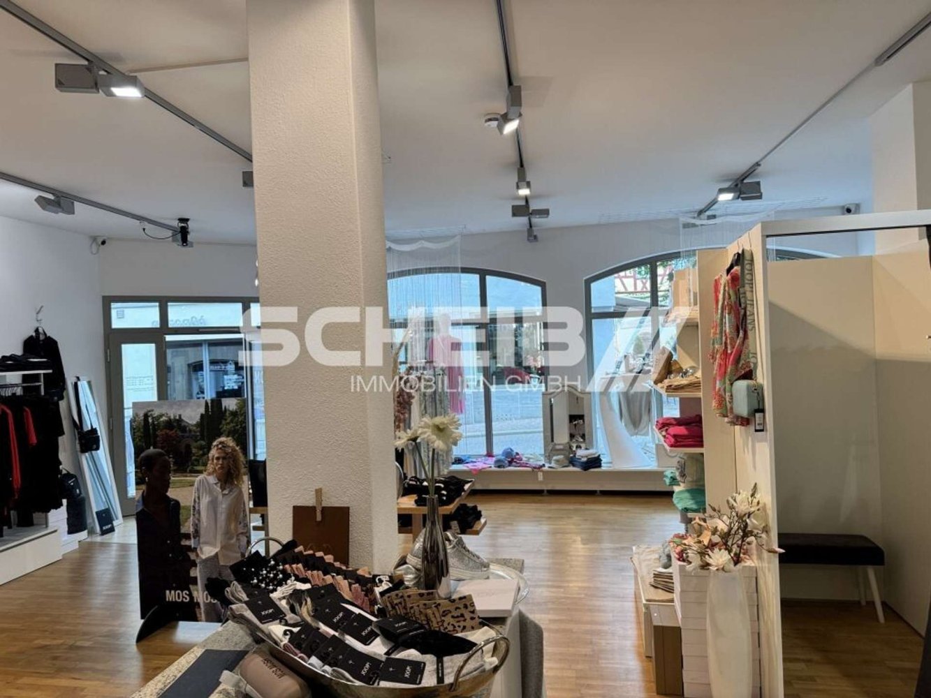 Bureau à Schwabisch Hall, Germany 85m² No. 233980