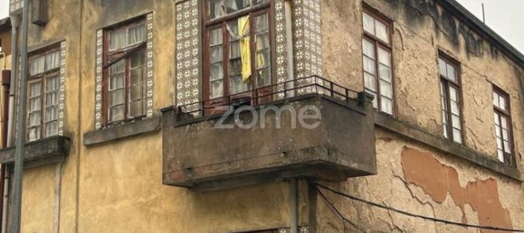 383m² Building in Porto, Portugal No. 14242 17