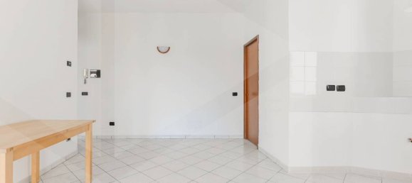 1 bedroom Apartment in Milan, Italy No. 375766 7