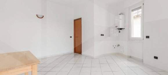 1 bedroom Apartment in Milan, Italy No. 375766 8