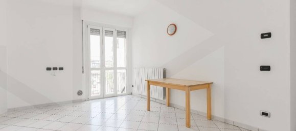 1 bedroom Apartment in Milan, Italy No. 375766 3