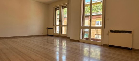 3 bedrooms Apartment in Bologna, Italy No. 322423 4