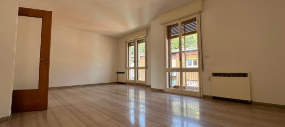 3 bedrooms Apartment in Bologna, Italy No. 322423 3