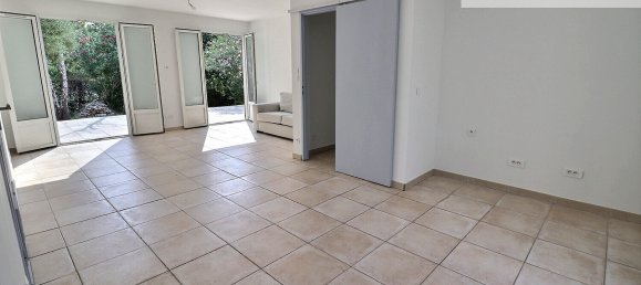 2 bedrooms Villa in Saint-Georges-d'Orques, France No. 333608 2