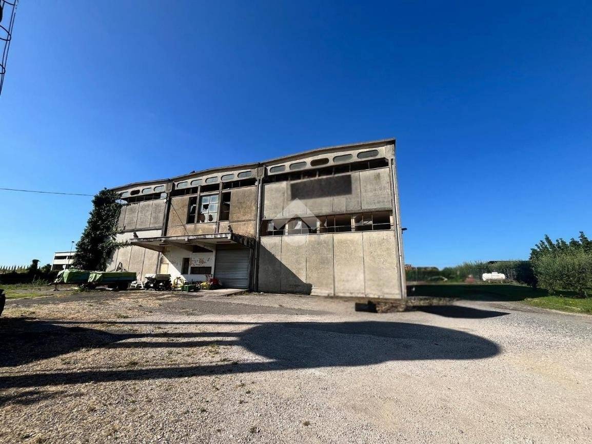  مستودع في Aprilia, Italy 600متر مربع رقم 257567