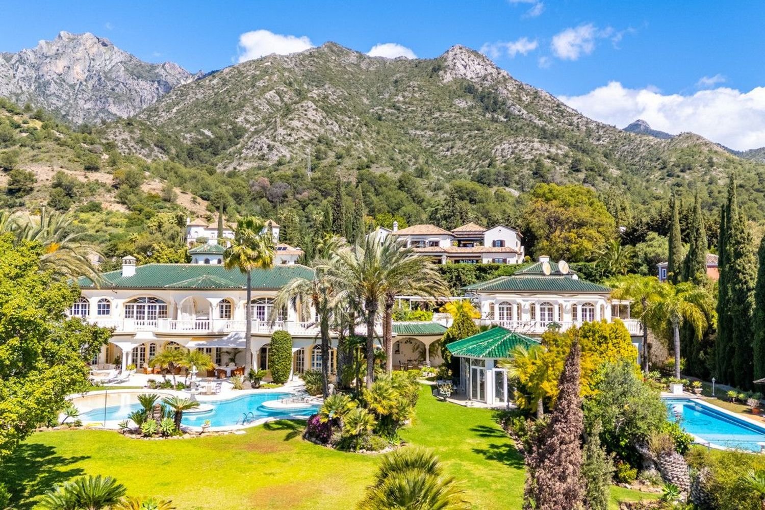 14 bedrooms House in Marbella, Spain No. 184554