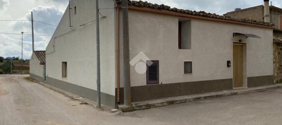 5 rooms House in Mazzarrone, Italy No. 233009 3