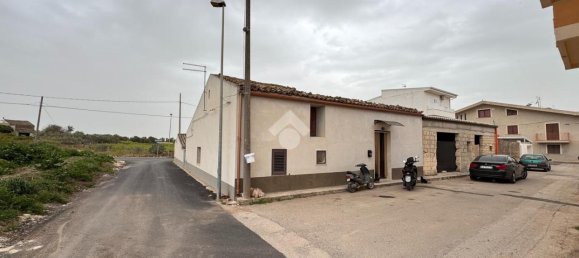 5 rooms House in Mazzarrone, Italy No. 233009 4